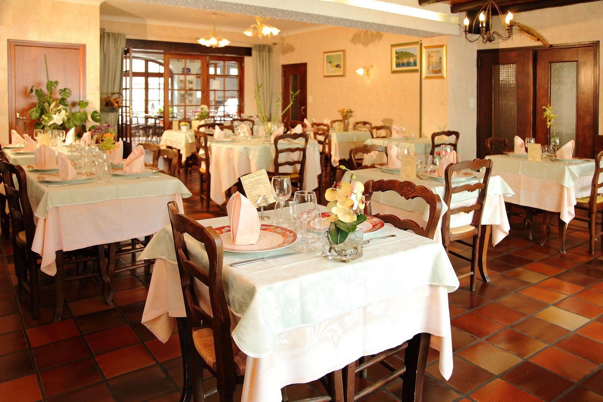 Hotel Restaurant Des Deux Vallees Entraygues-sur-Truyère Exterior foto