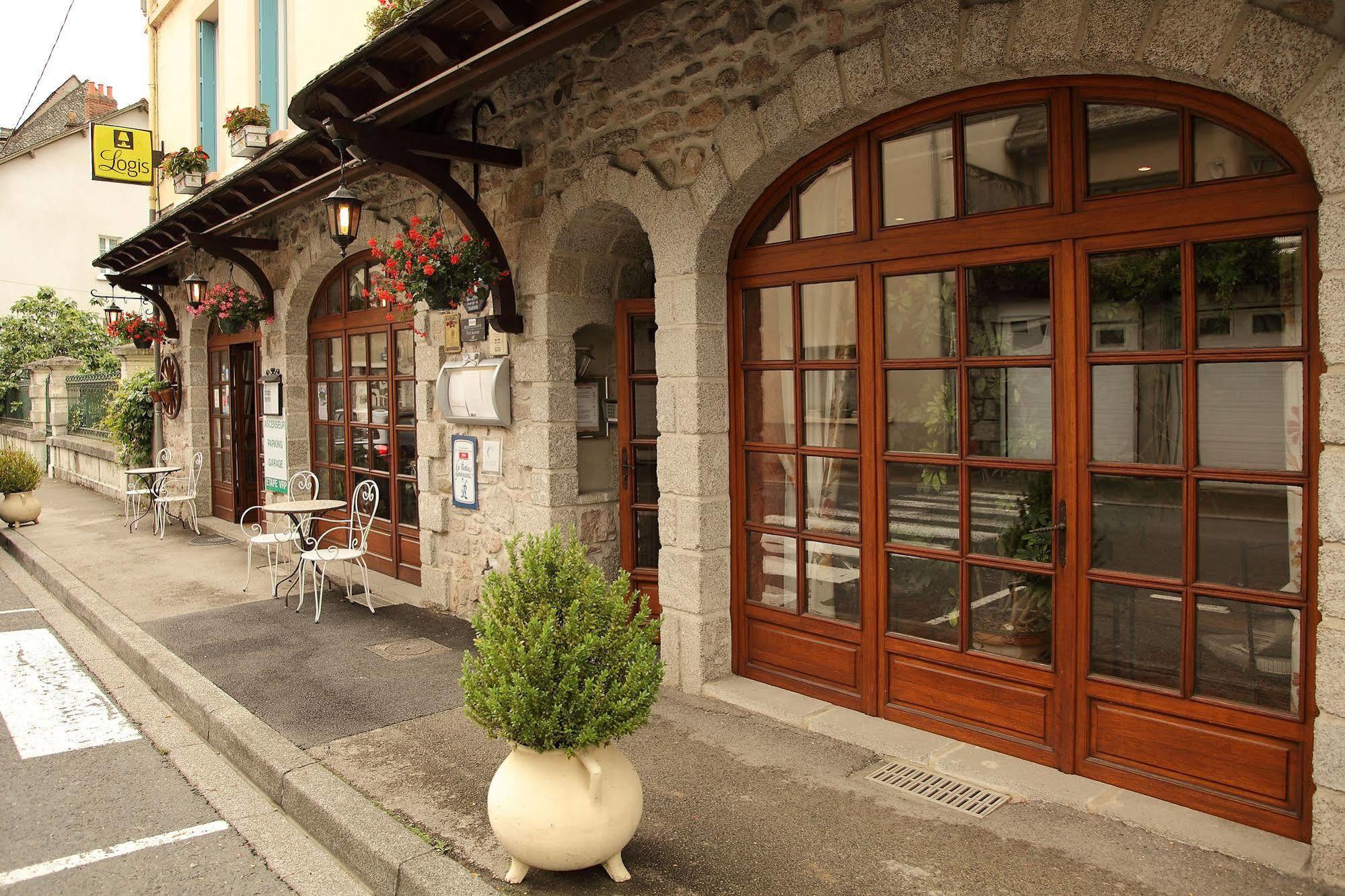 Hotel Restaurant Des Deux Vallees Entraygues-sur-Truyère Exterior foto